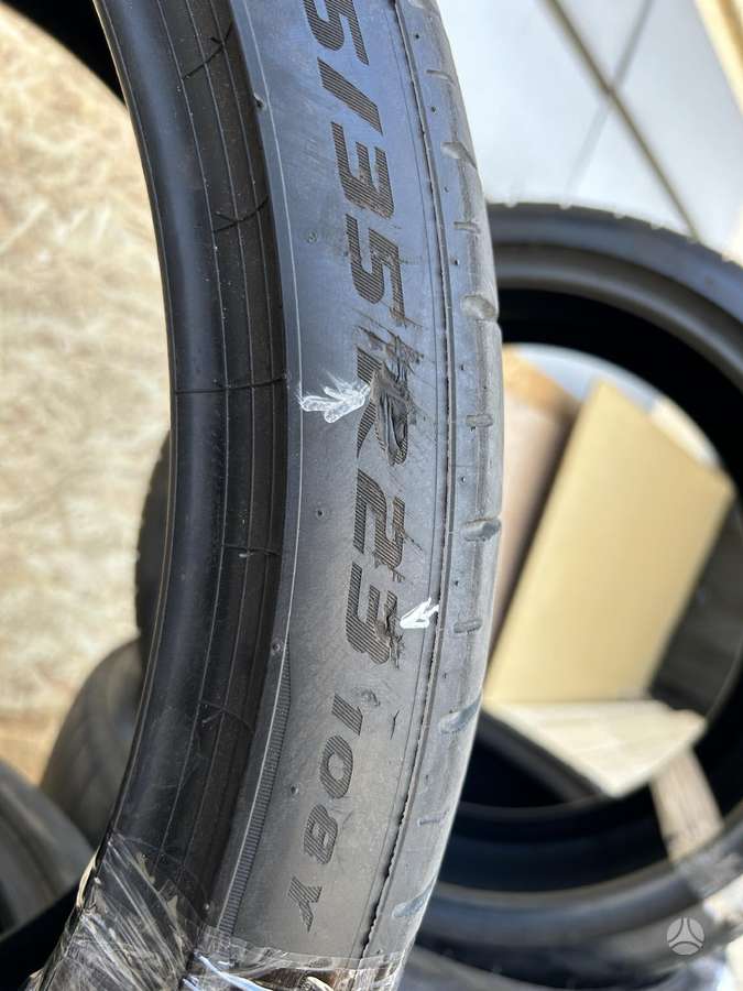 Pirelli P Zero, summer 275/35 R23