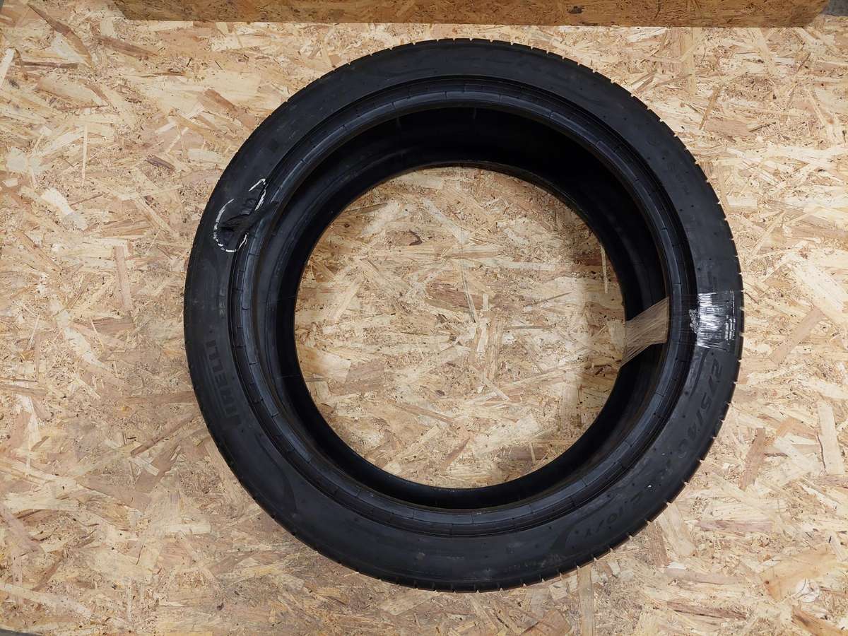 Pirelli P Zero, summer 275/40 R22