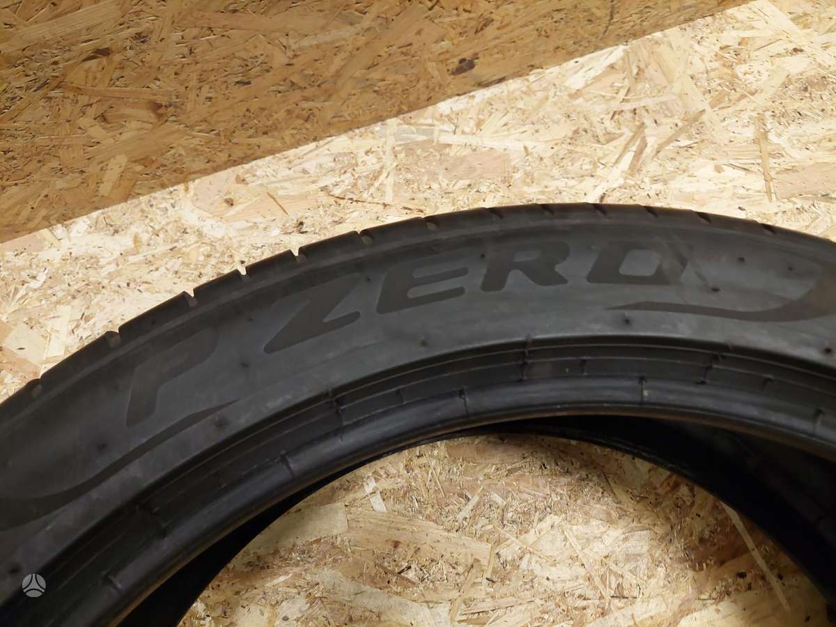 Pirelli P Zero, summer 275/40 R22