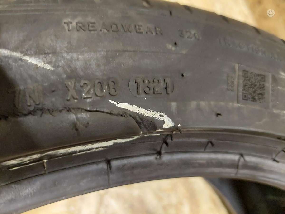 Pirelli P Zero, летние 275/40 R22