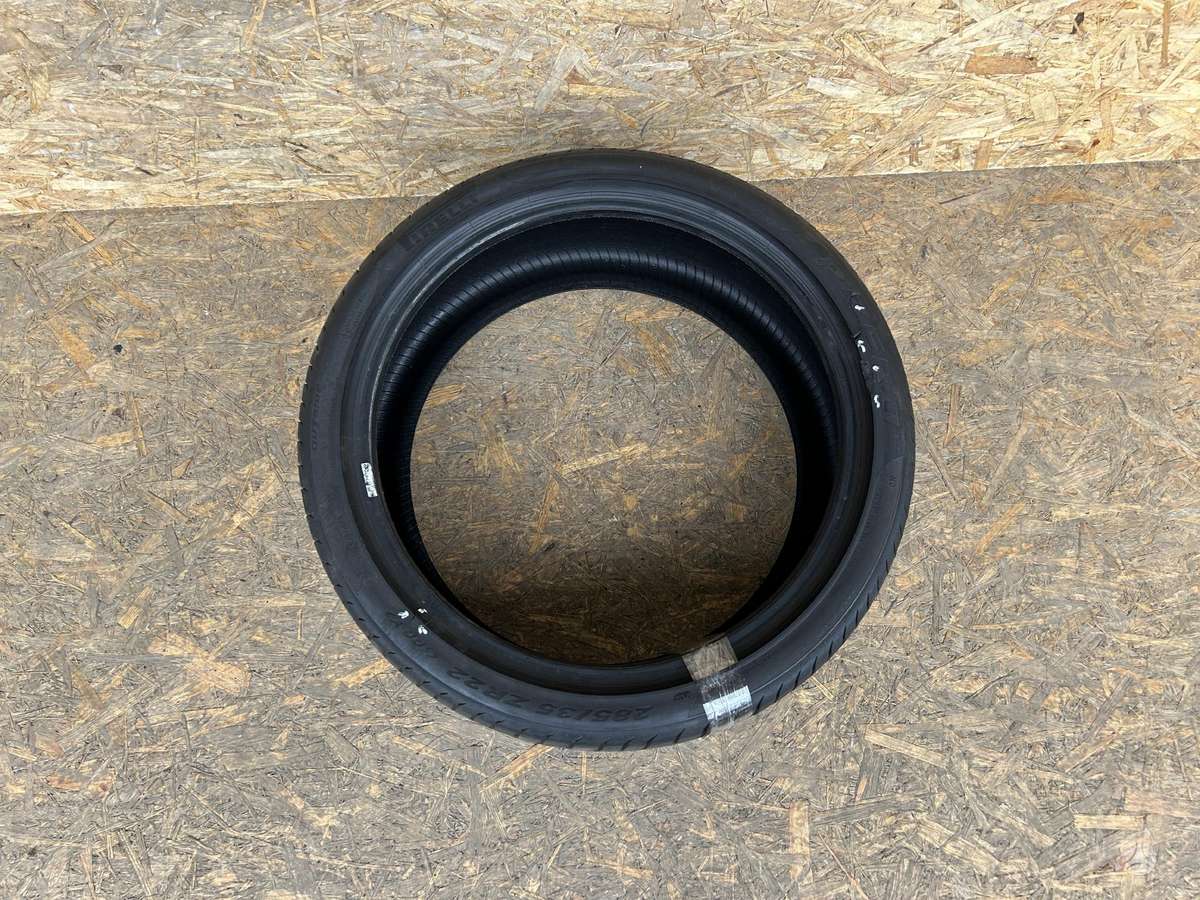 Pirelli P Zero, summer 285/35 R22