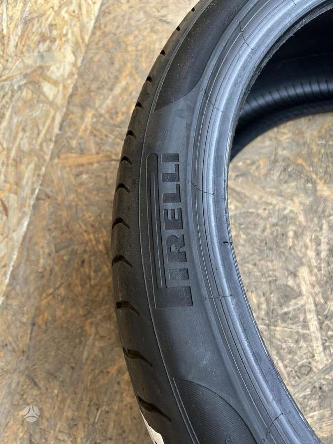 Pirelli P Zero, summer 285/35 R22