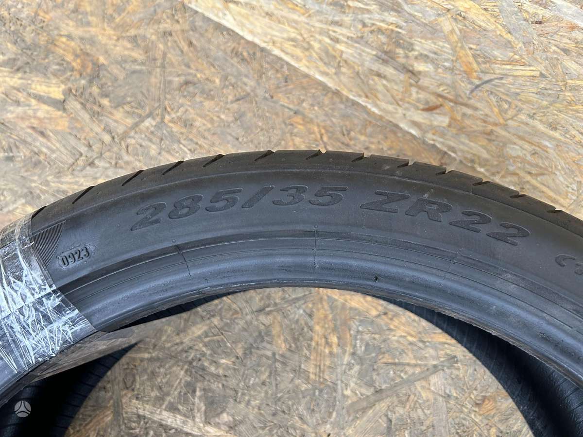 Pirelli P Zero, summer 285/35 R22