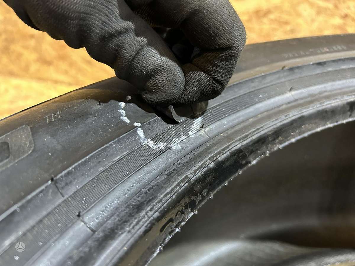Pirelli P Zero, vasaras 285/40 R22