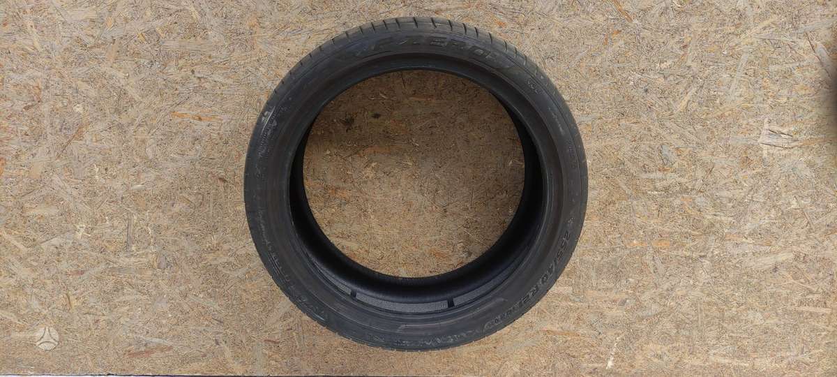 Pirelli P Zero, vasaras 255/40 R21