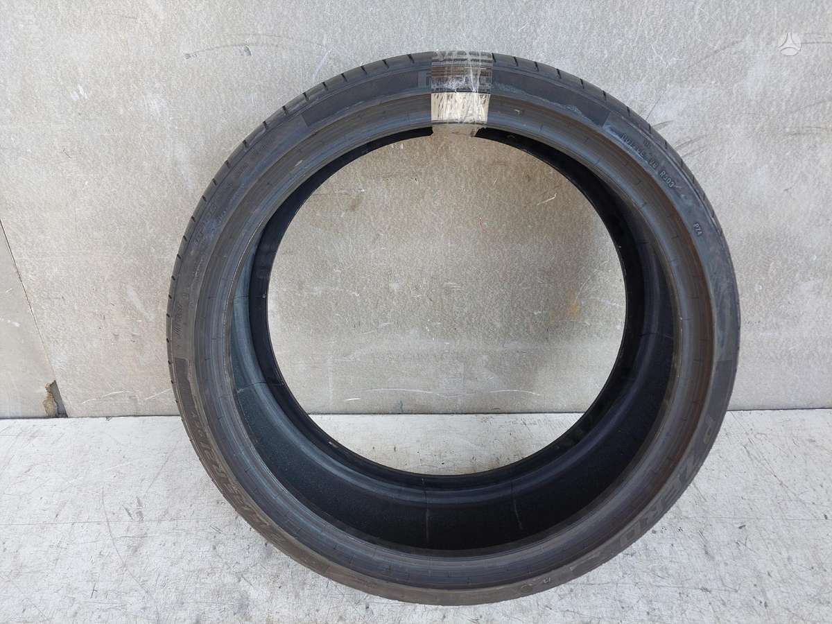 Pirelli P Zero, летние 245/35 R21