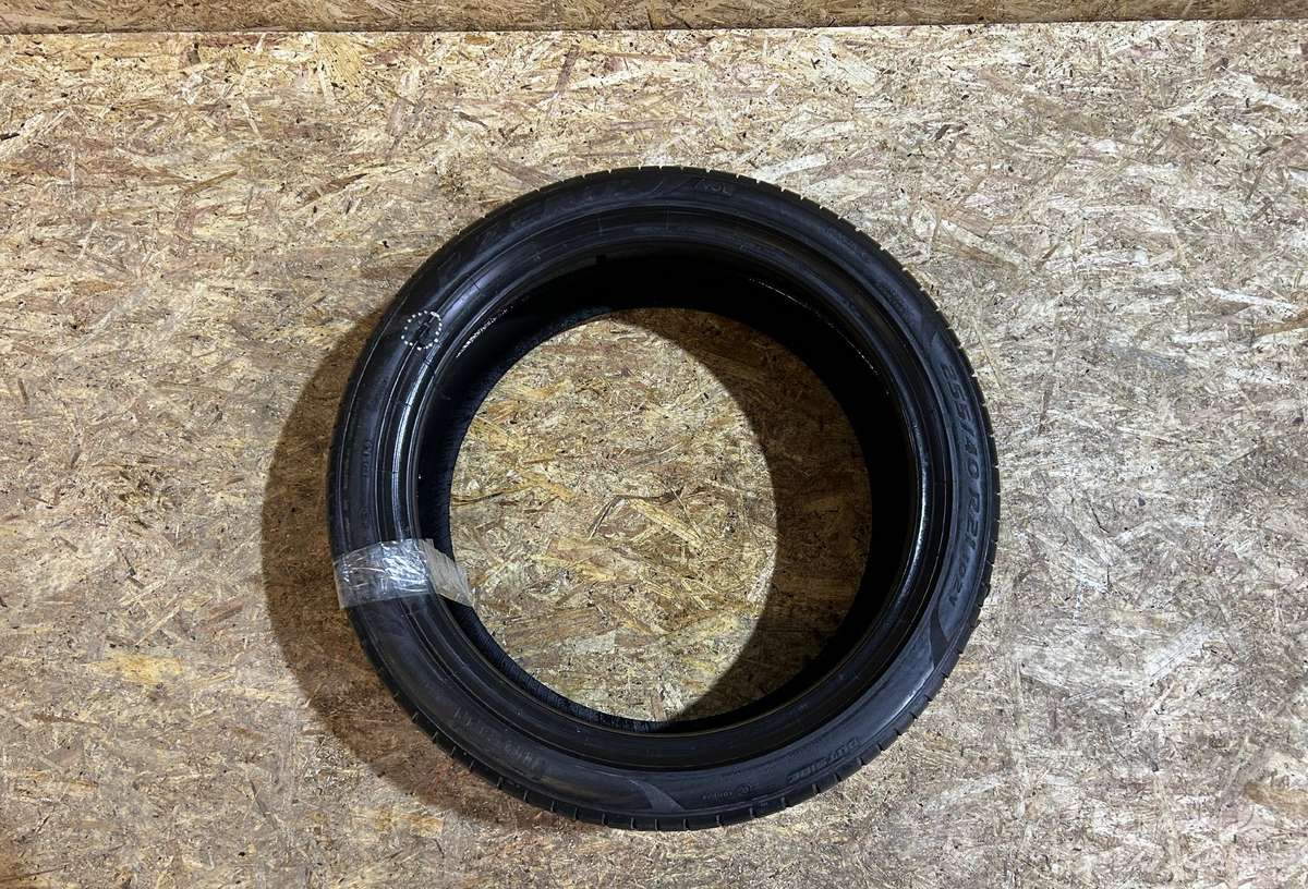 Pirelli P Zero, vasaras 255/40 R21