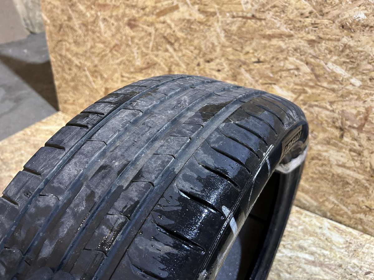 Pirelli P Zero, vasaras 255/40 R21