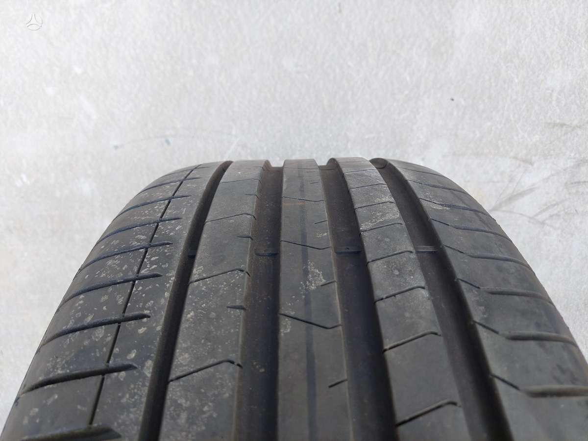 Pirelli P Zero, summer 275/40 R21