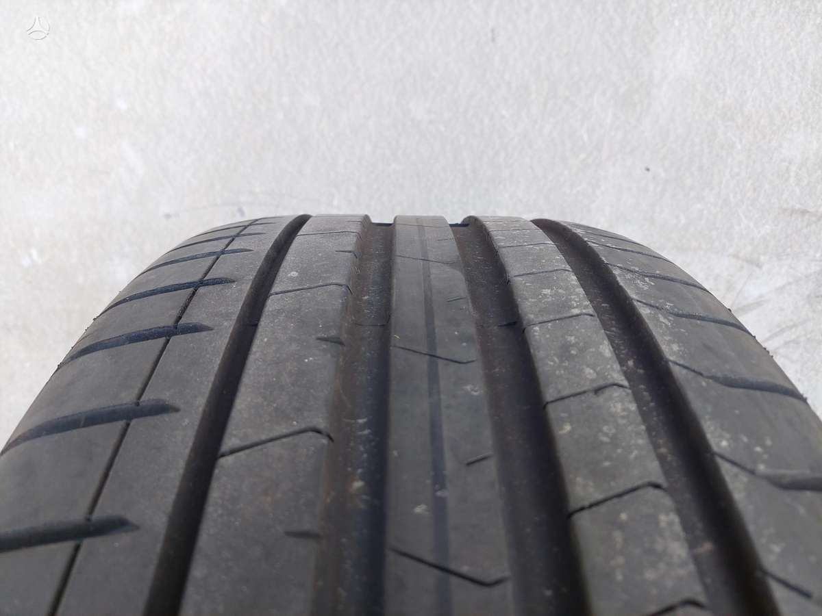 Pirelli P Zero, summer 275/40 R21