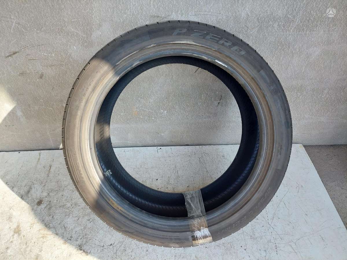 Pirelli P Zero, summer 275/40 R21