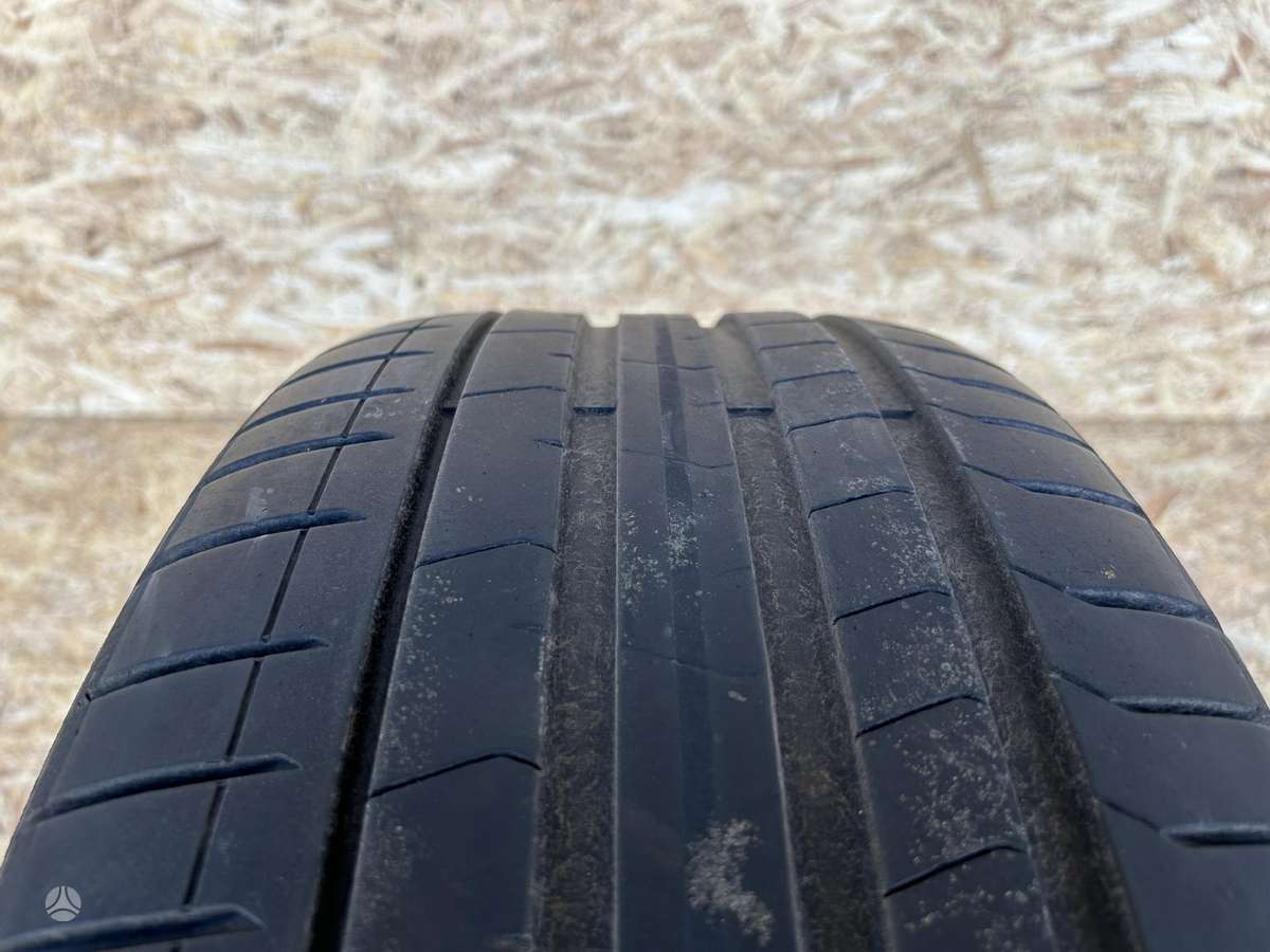 Pirelli P Zero, летние 255/40 R21