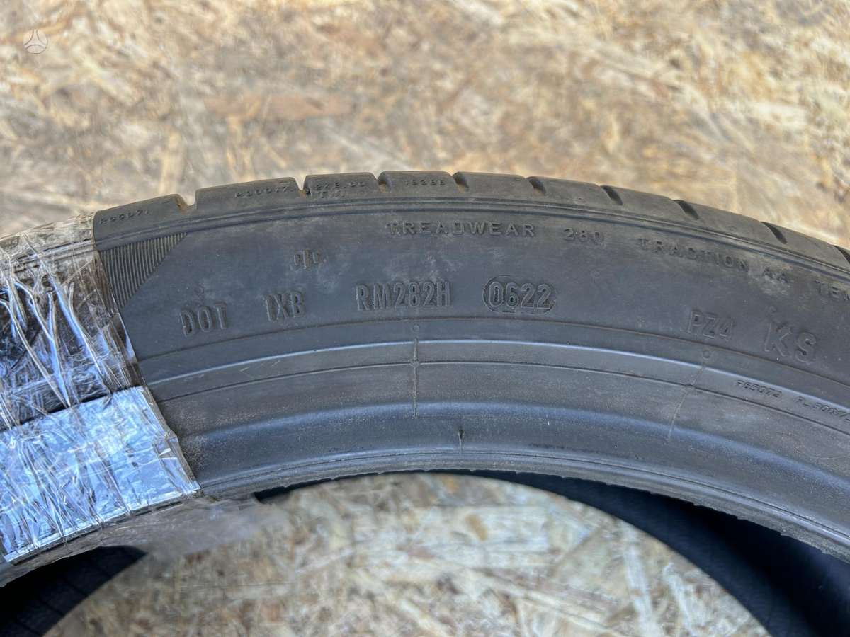 Pirelli P Zero, summer 255/40 R21