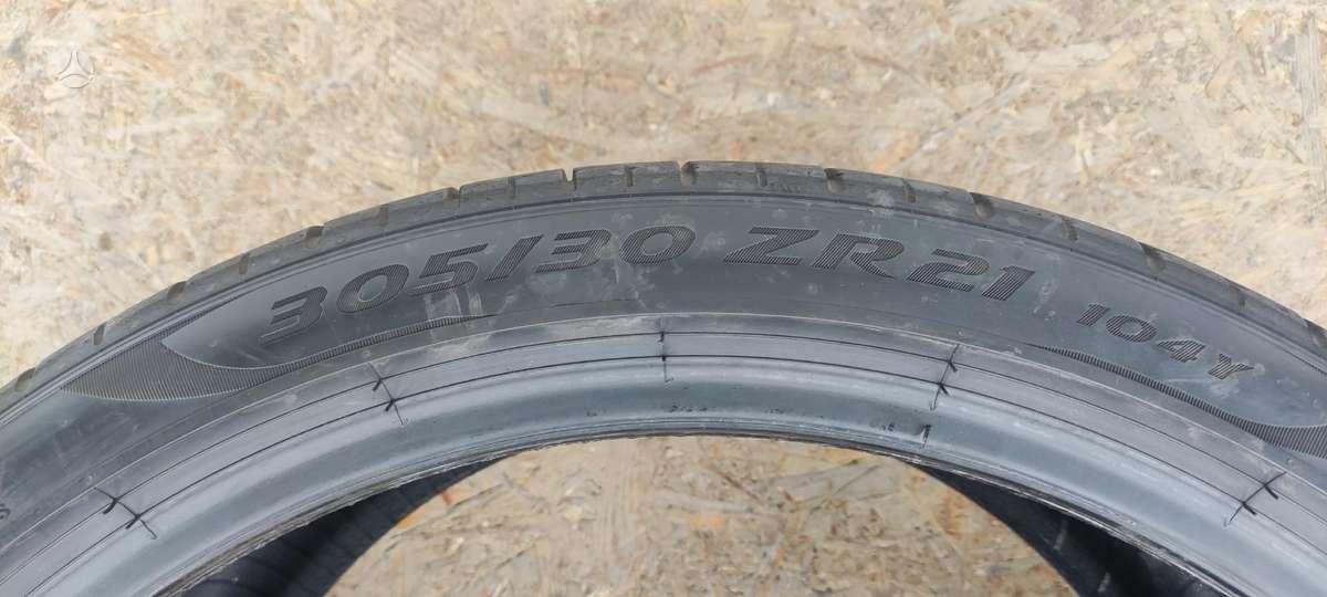 Pirelli P Zero, summer 305/30 R21