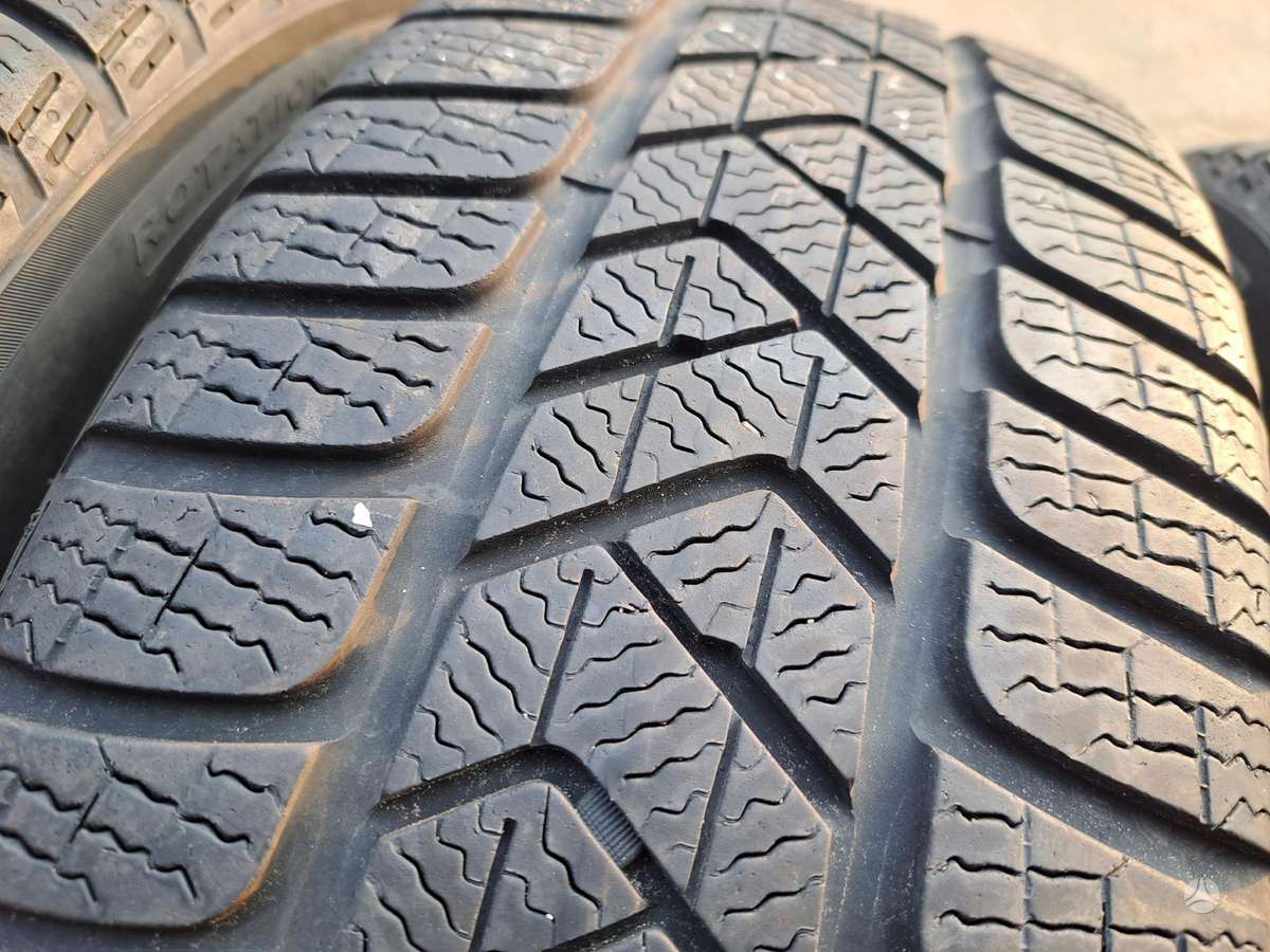 Pirelli, žieminės 225/50 R18
