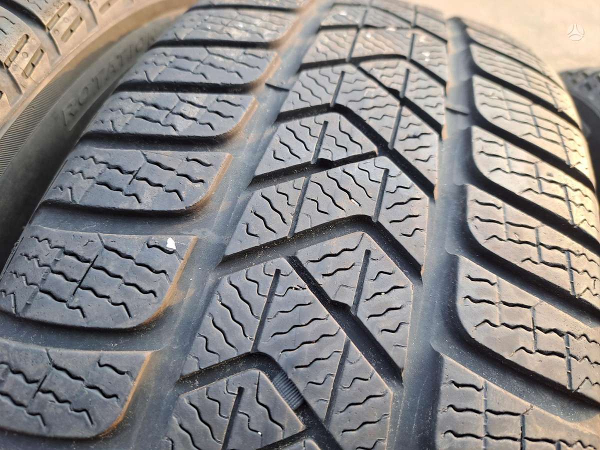 Pirelli, зимние 225/50 R18
