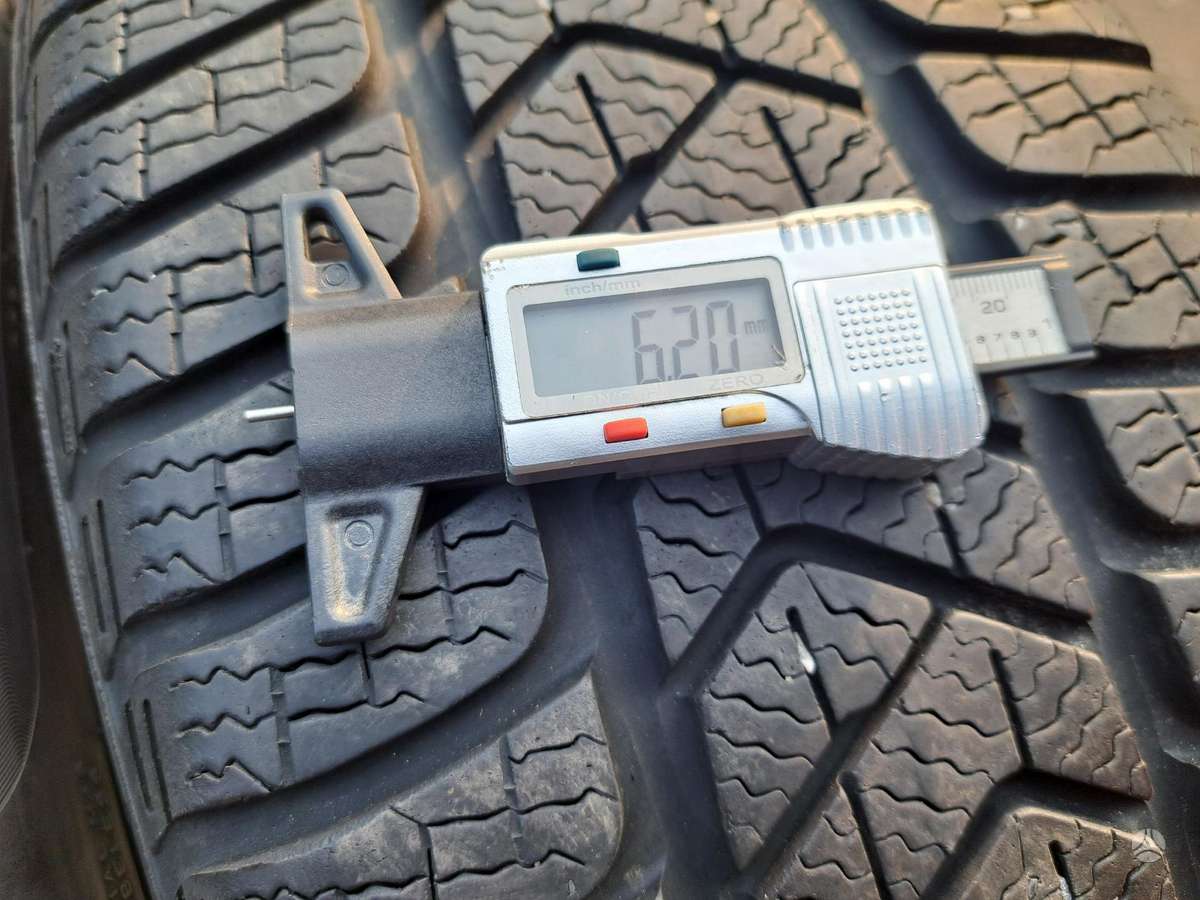 Pirelli, žieminės 225/50 R18