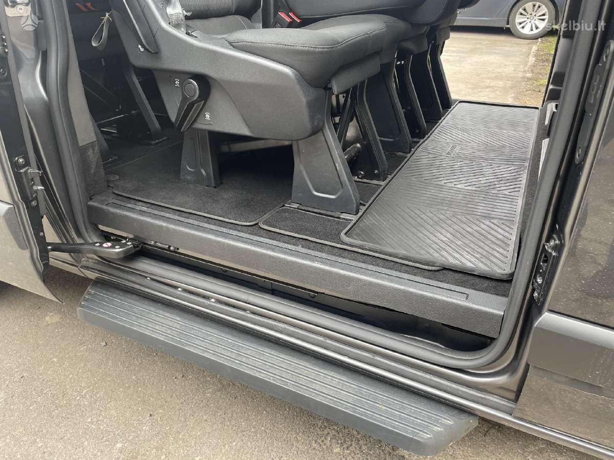 Ford Tourneo Custom, passenger minibus