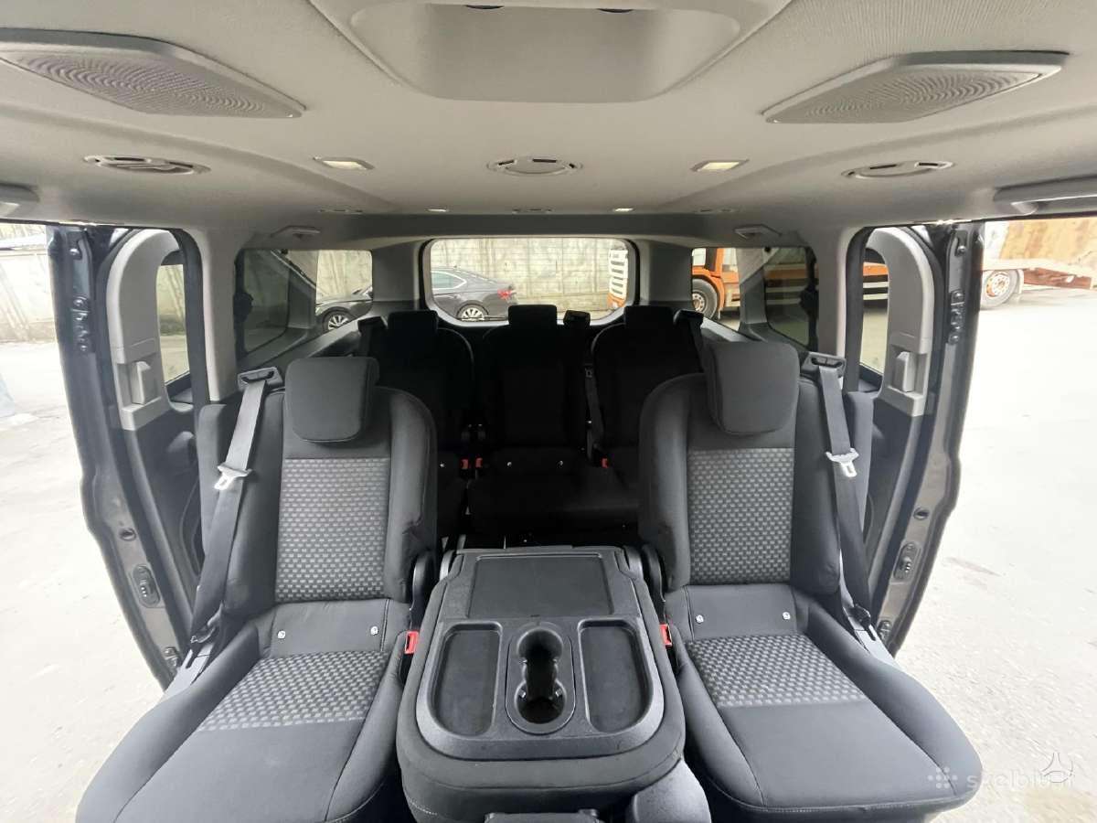 Ford Tourneo Custom, passenger minibus