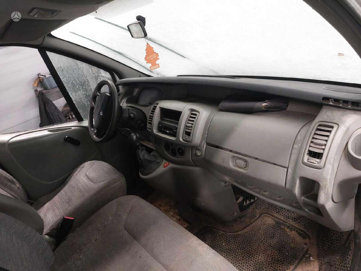 Renault Trafic, preču