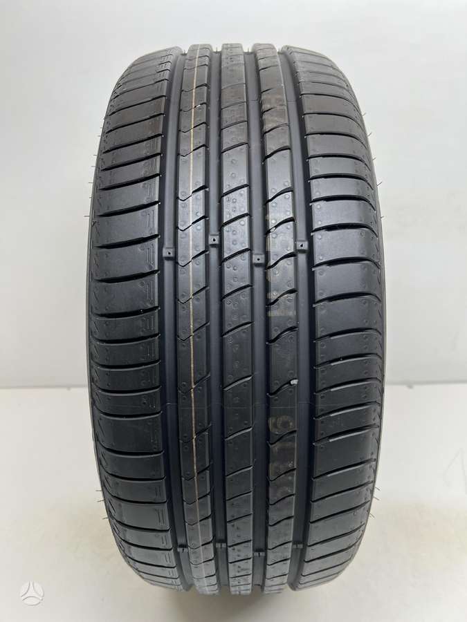Kumho Ecsta HS51, летние 215/45 R16
