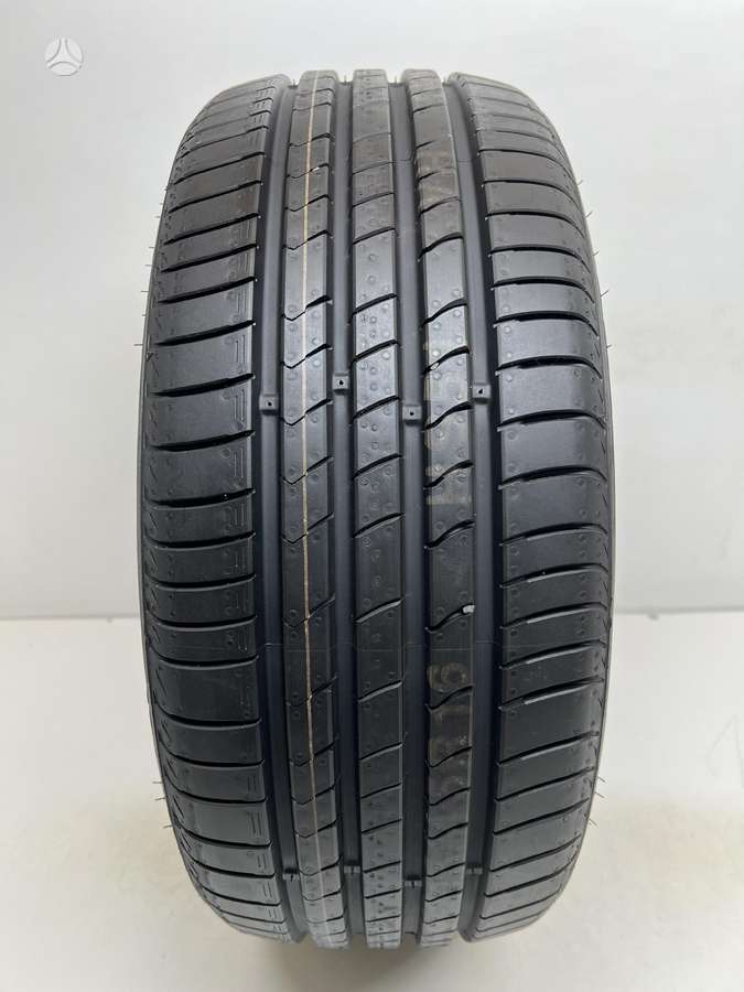 Kumho Ecsta HS51, summer 215/45 R16