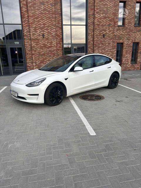 Tesla Model 3, 64 kWh, hatchback