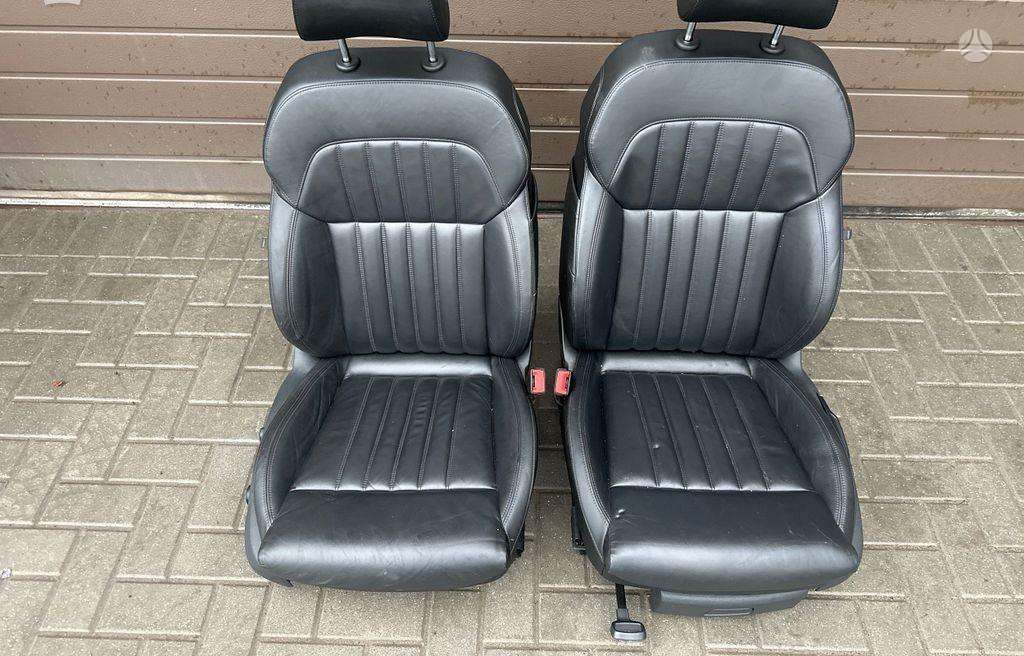 Skoda Superb salono detalės