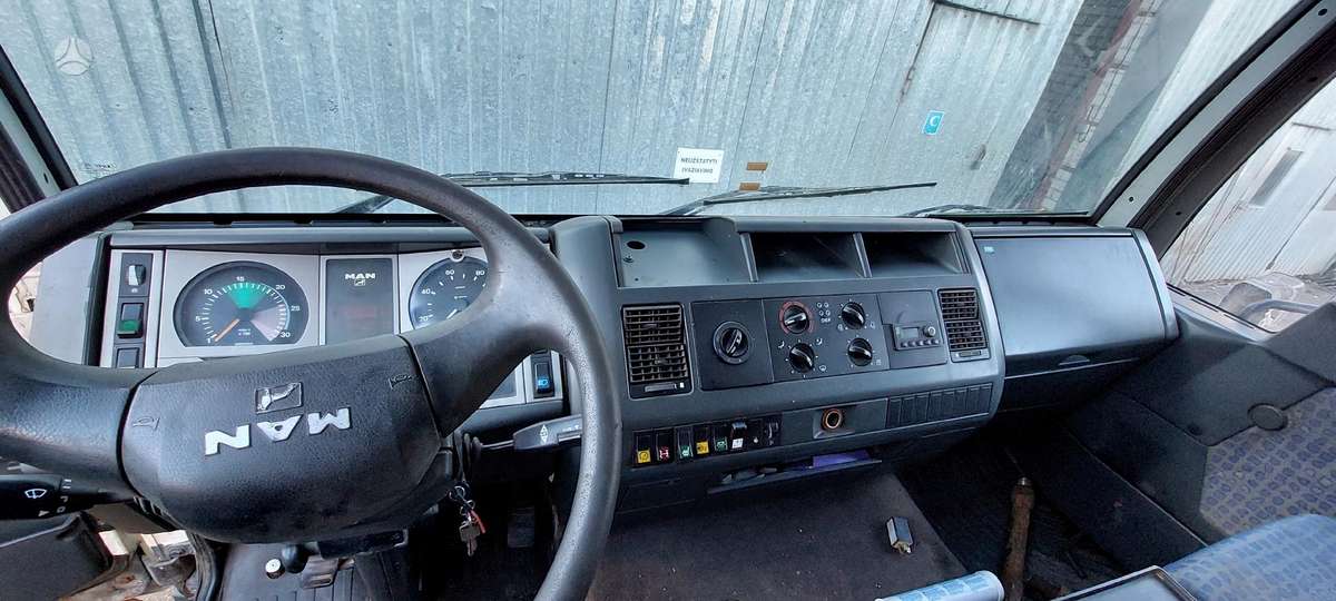 MAN 14.225, isothermal trucks