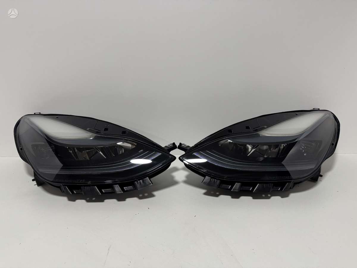 Tesla Model Y virsbūves detaļas
