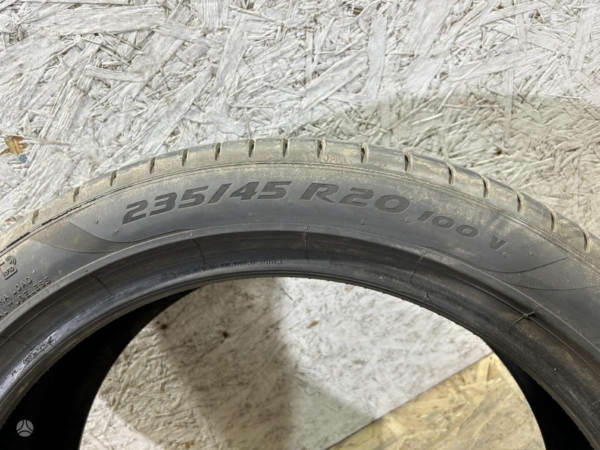 Pirelli P Zero, летние 235/40 R20