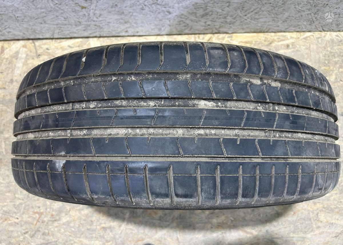 Pirelli P Zero, summer 235/40 R20