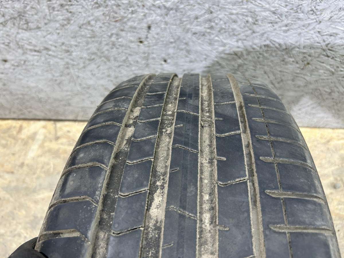 Pirelli P Zero, summer 235/40 R20