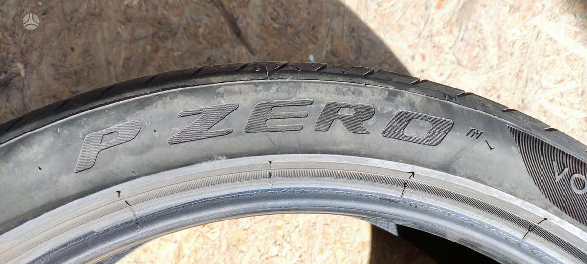 Pirelli P Zero, летние 245/40 R20