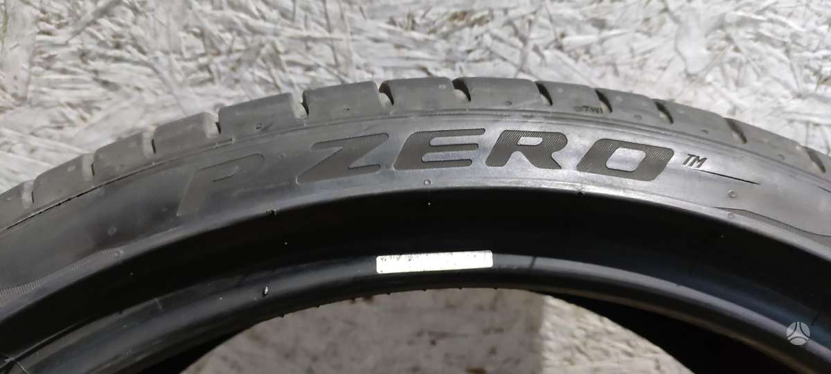 Pirelli P Zero, summer 245/35 R20