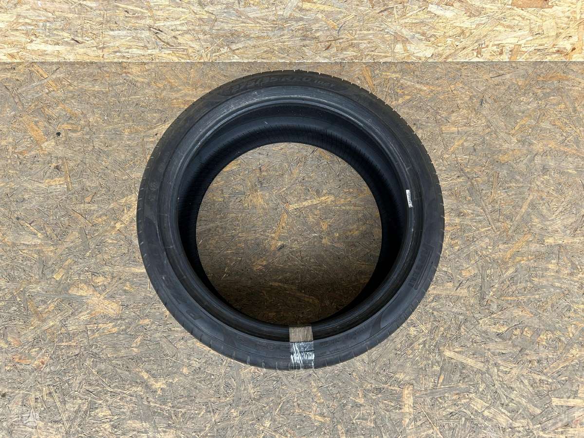 Pirelli P Zero, летние 275/35 R20
