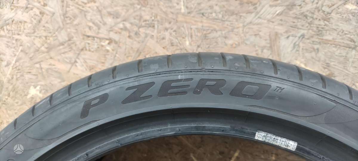 Pirelli P Zero, summer 275/35 R20