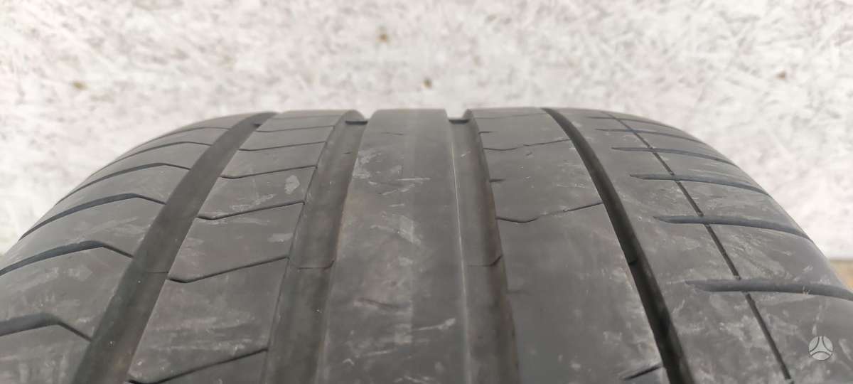 Pirelli P Zero, летние 275/35 R20