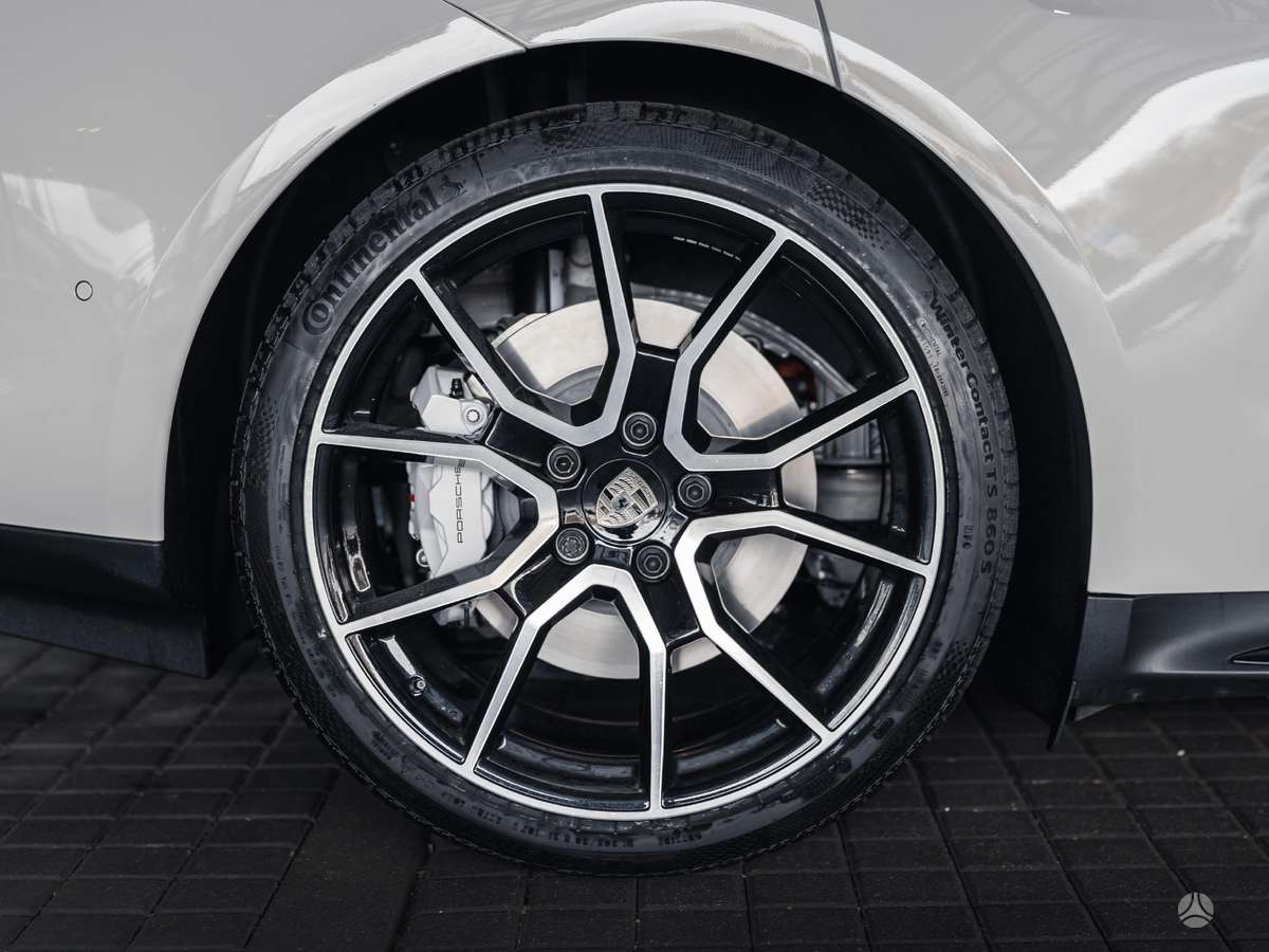 Porsche Taycan, universalas