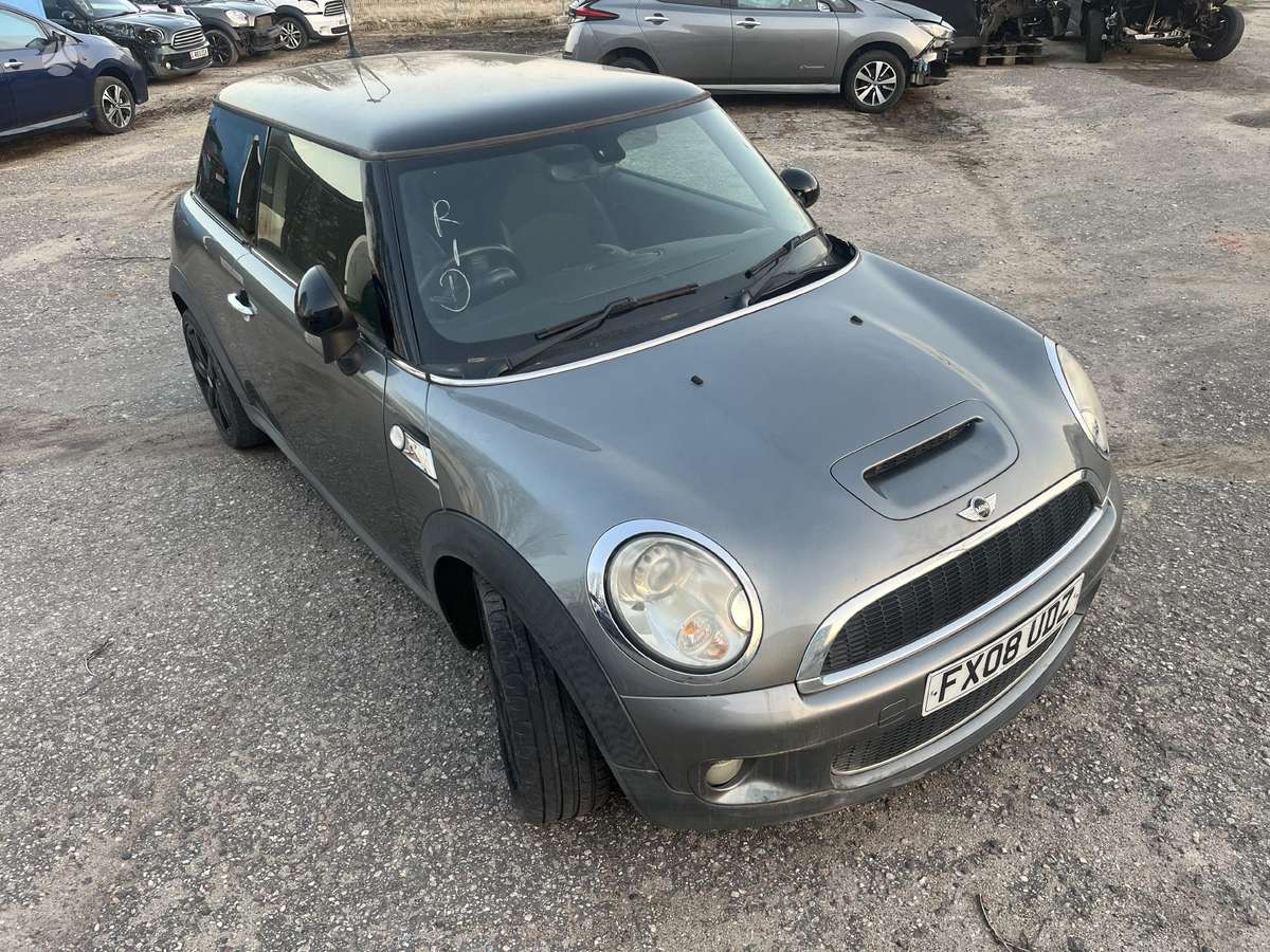 Mini Cooper for parts. Didelis mini daliu pasirinkimas