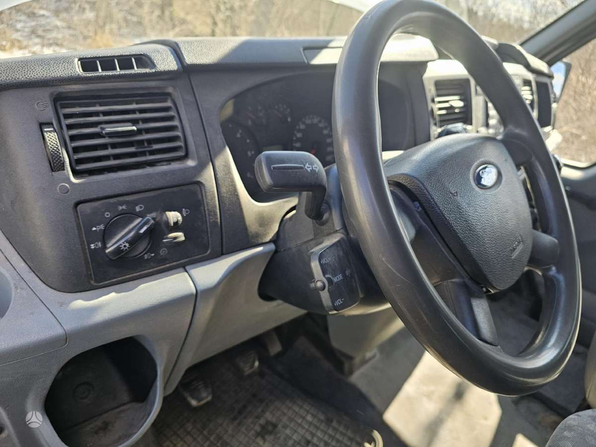 Ford Transit, passenger vans