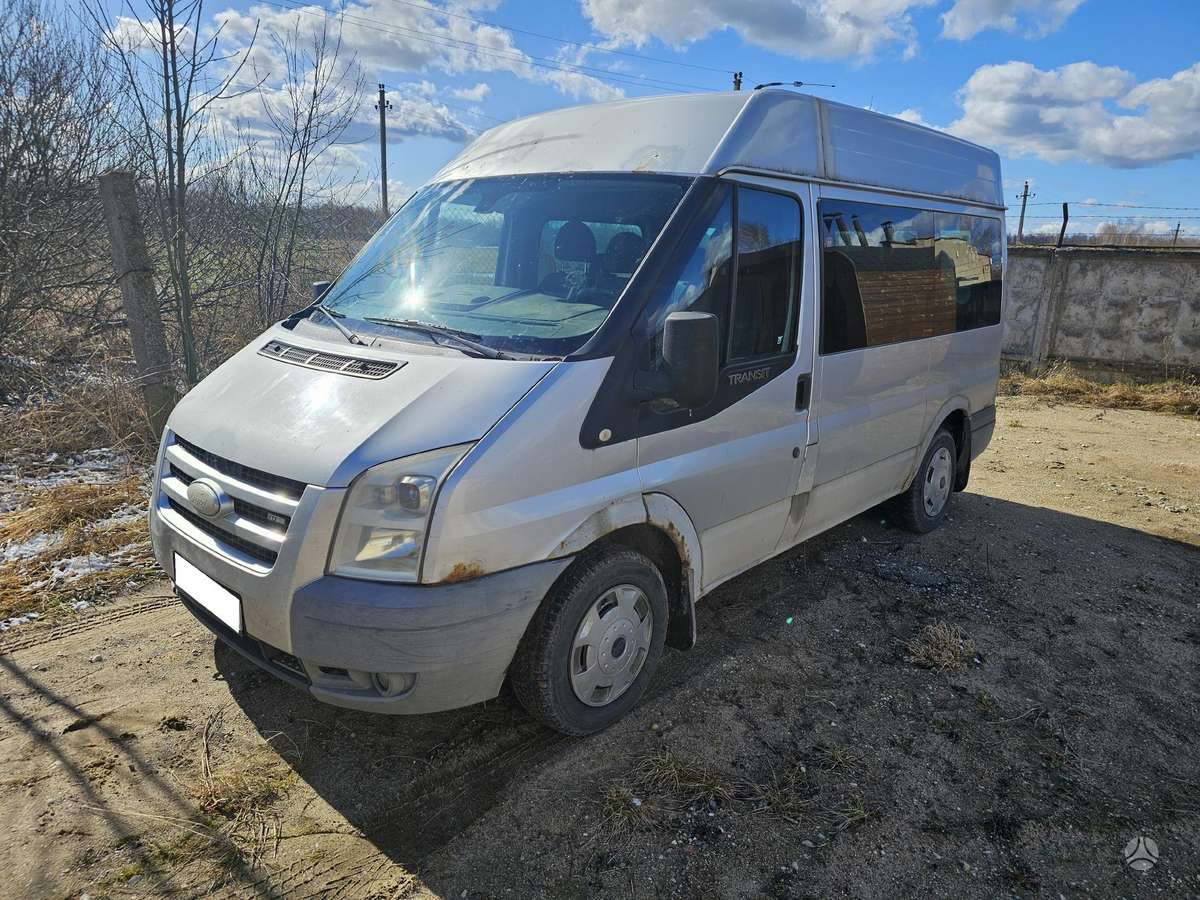 Ford Transit, passenger vans