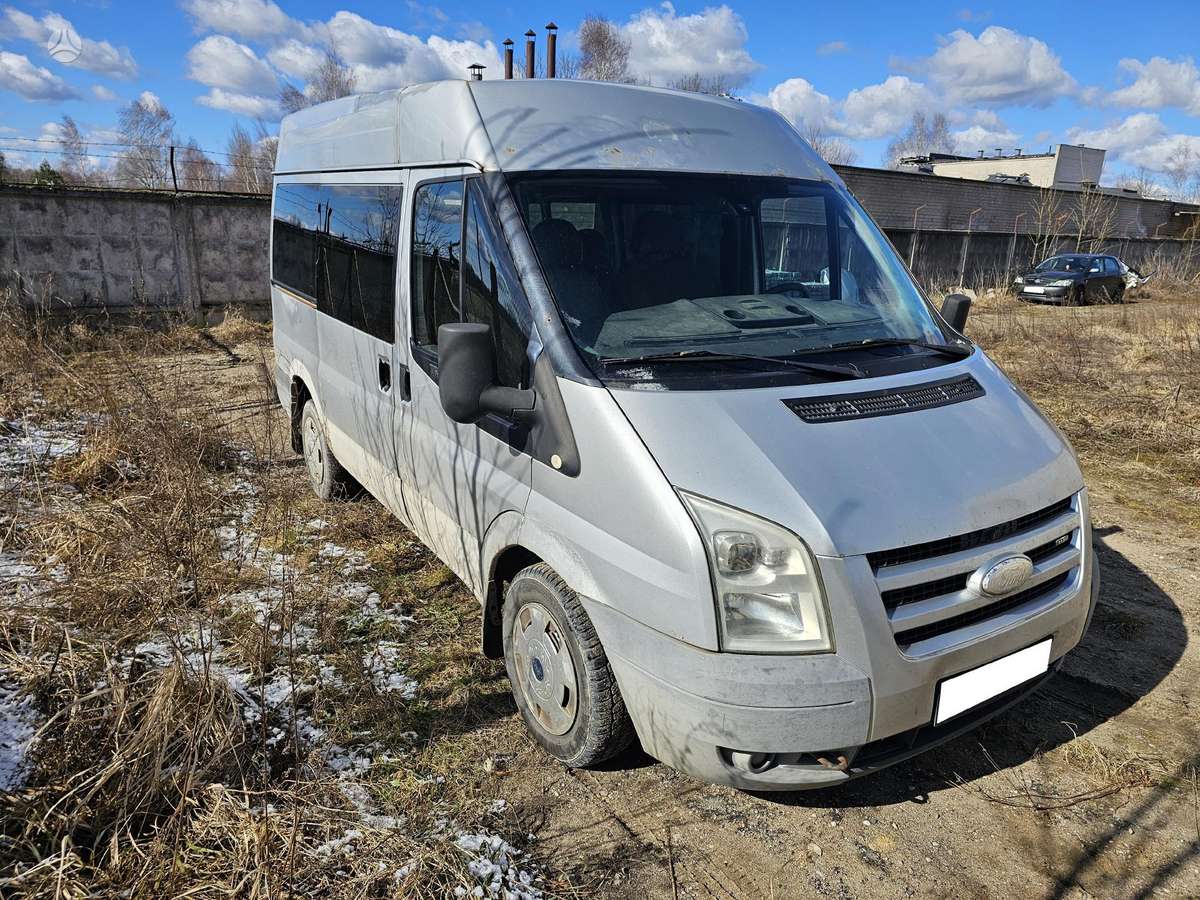 Ford Transit, passenger vans