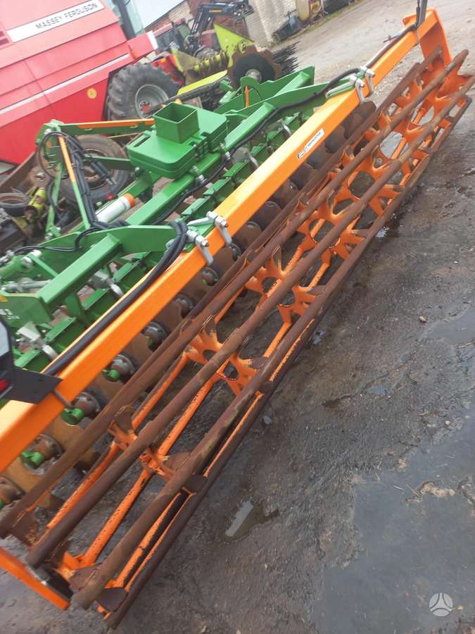 Amazone CATROS 4003, scrapers, scrubbers