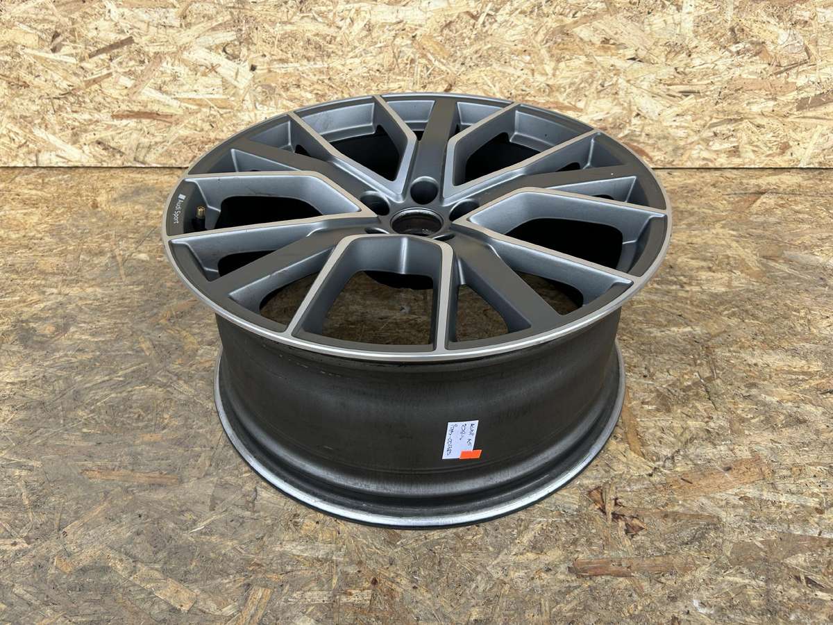 Audi A5, 8W0601025, Cen22314