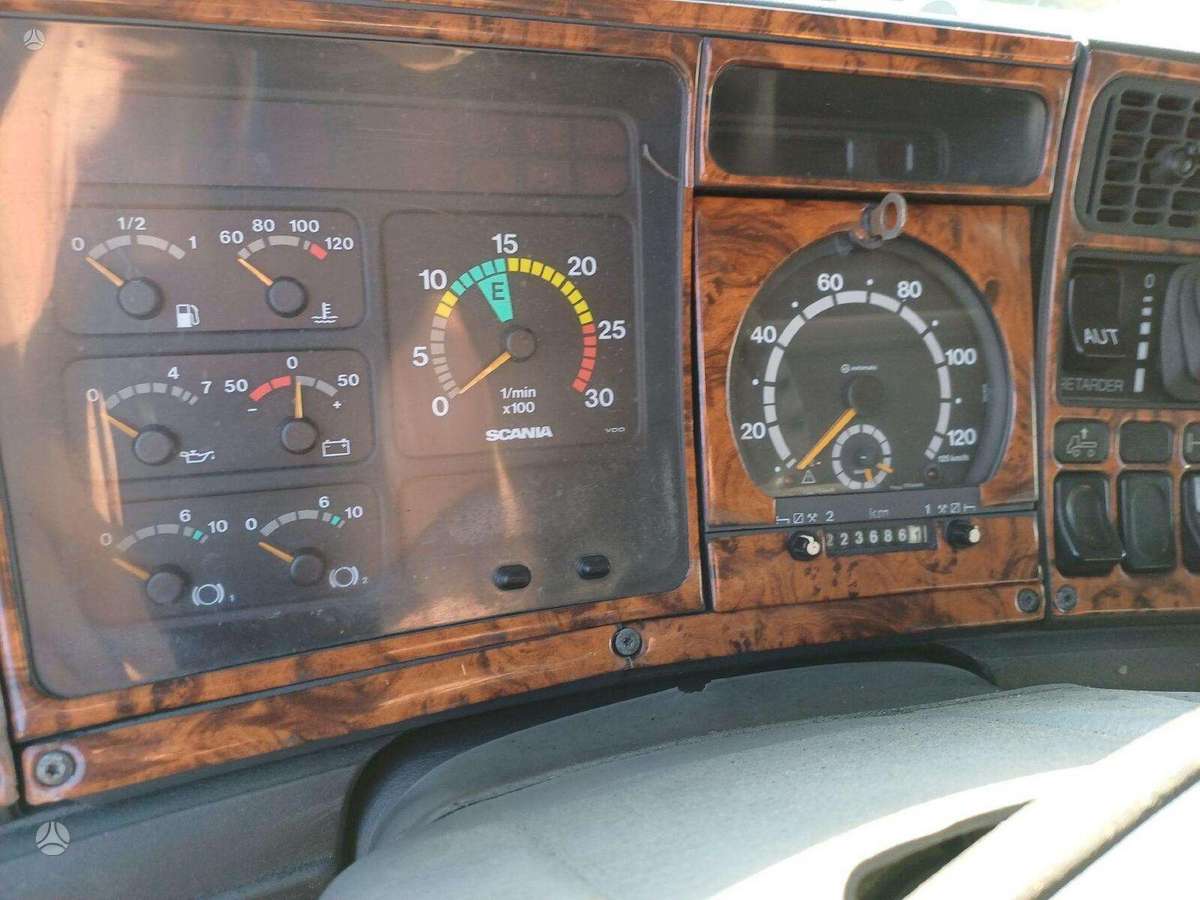Scania P420 + ROLFO 2002, auto vedēji
