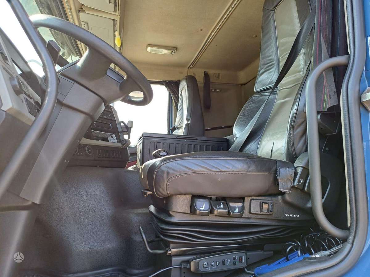 Volvo + Kassbohrer 2014, auto transporters