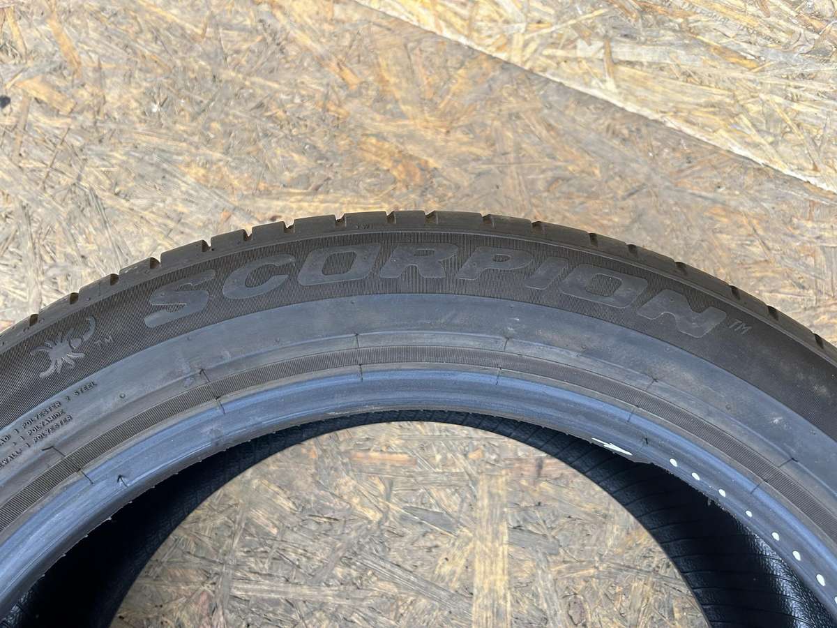 Pirelli SCORPION, летние 255/45 R19