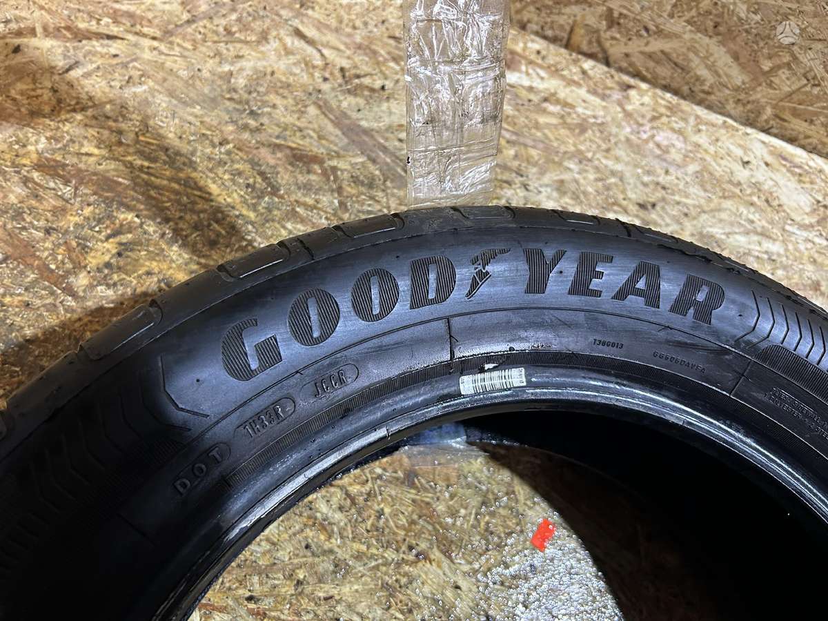 Goodyear Efficient GRIP Performance, летние 215/55 R17