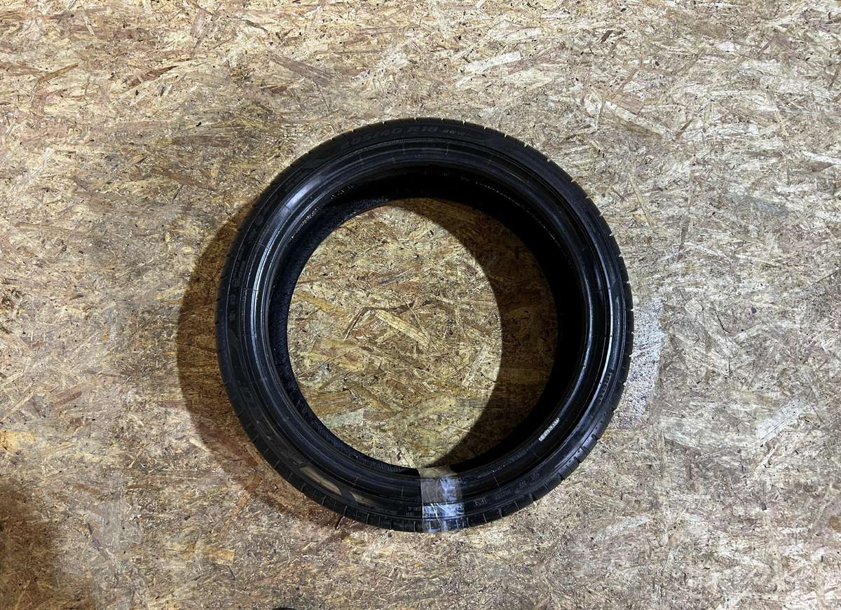 Pirelli P Zero, summer 205/40 R18